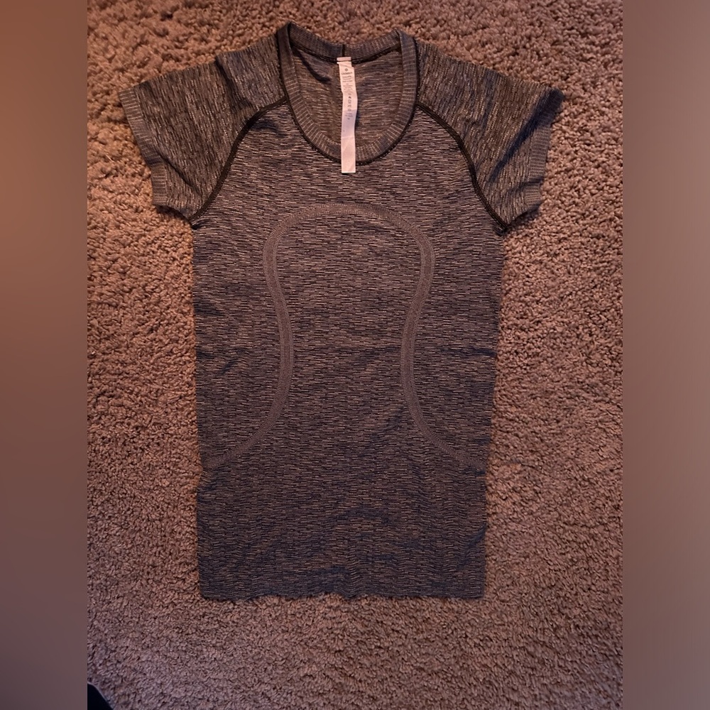 Lululemon Swiftly tech short sleeve shirt